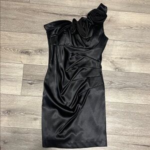 Elegant Black One-Shoulder Dress